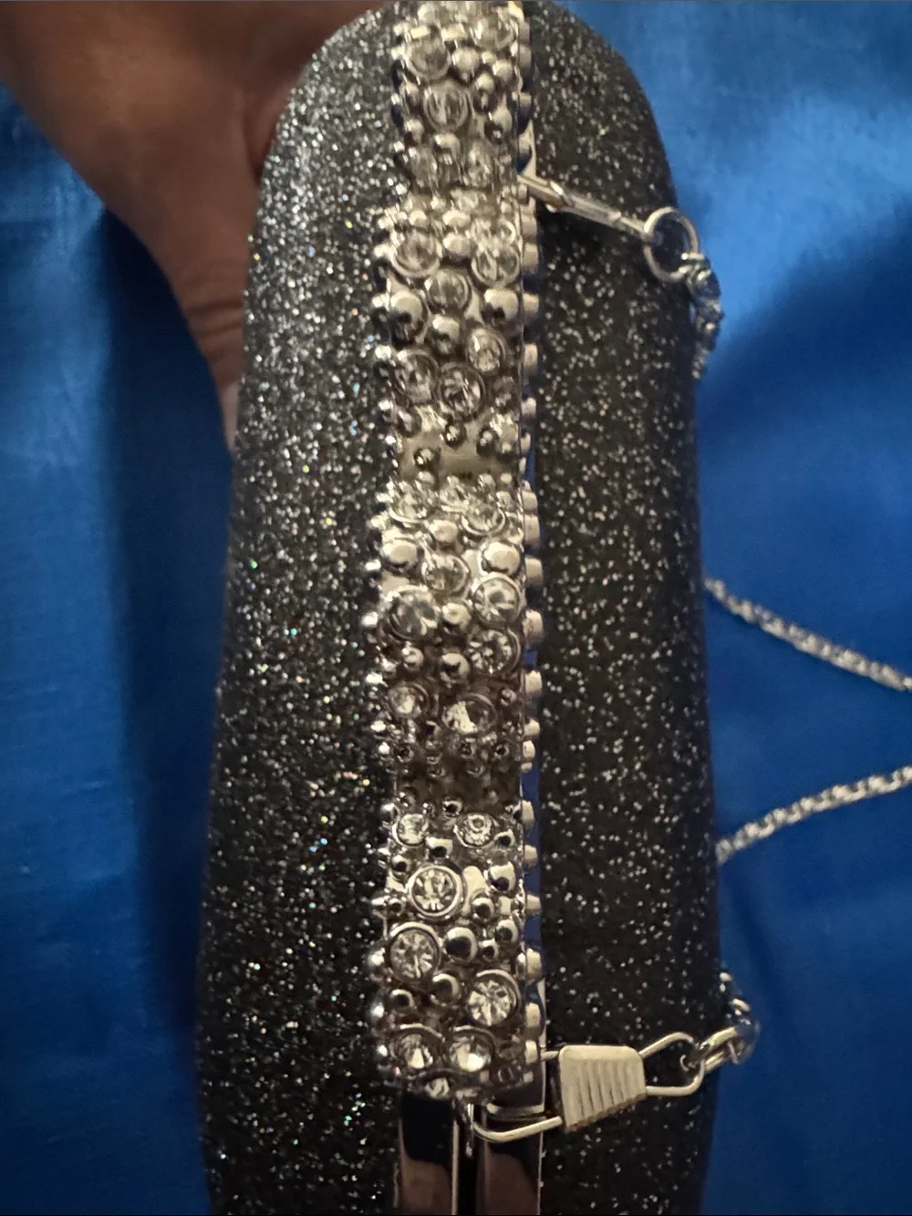 Black Glitter Hard Case Evening Clutch - 4 Ring Finger Handle - Removable Chain